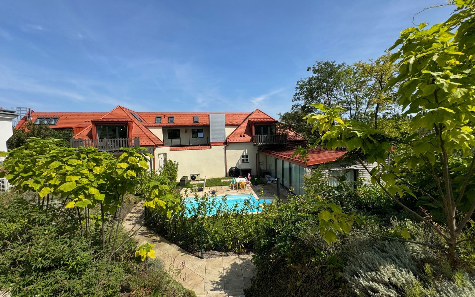 Von Foest - RESIDIEREN AM FREIHOF im Herzen der Weinberge - VON_FOEST_IMMOBILIEN_KAUFEN_VERKAUFEN_WIEN_1190_LUXUSIMMOBILIEN_GRINZING_DOEBLING_FREIHOF_ALTBAUWOHNUNG_3.jpg